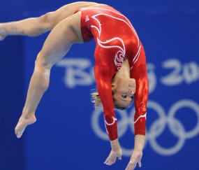 开云体育登录-英格拉姆爆发难救主，森林狼绝杀独行侠上演冰与火之歌