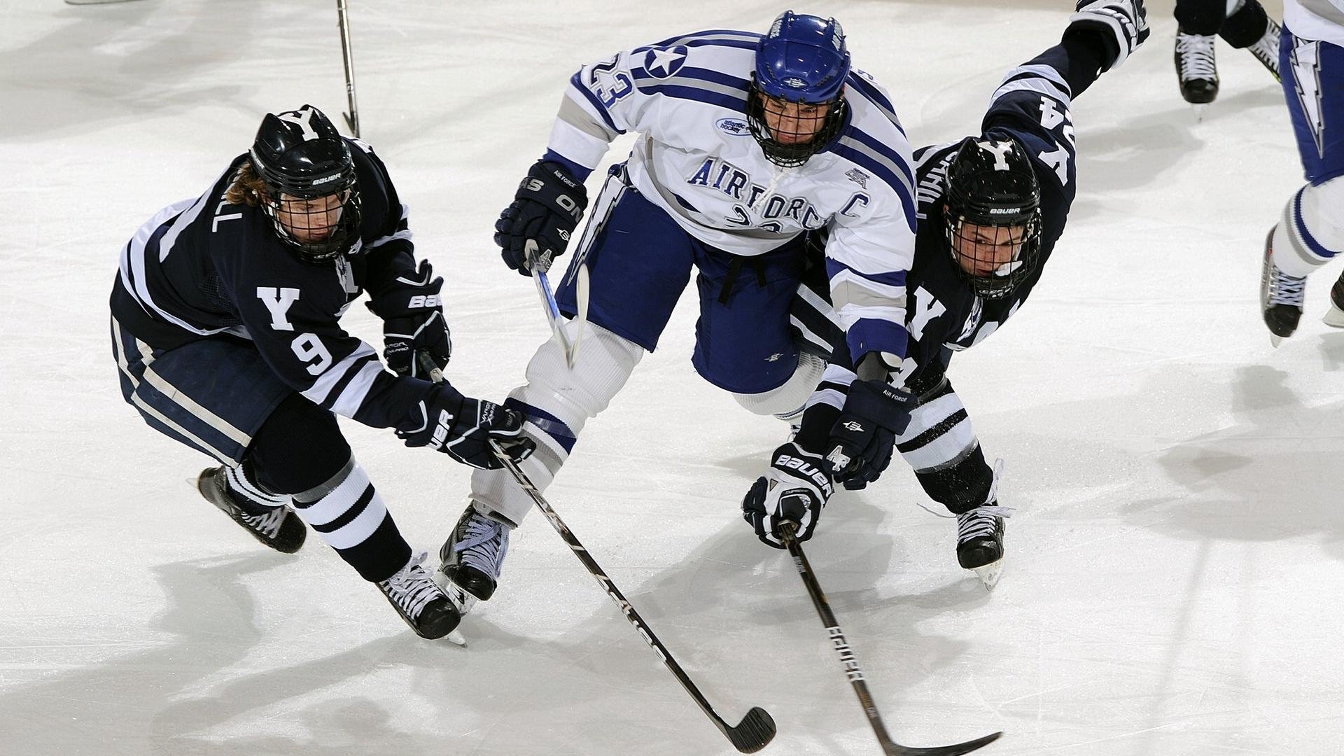 欧冠决赛之夜，莫兰特赛后评分拉满，当篮球天才闯入足球圣殿