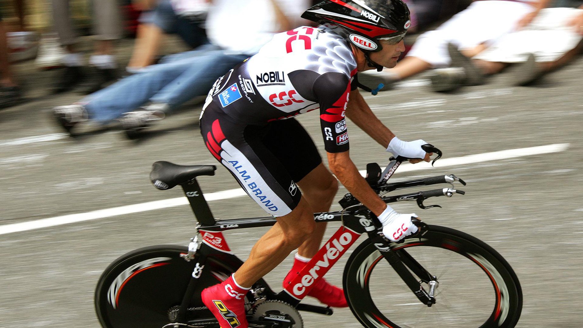 荷兰终结皇马，当足球场上的橙色飓风吹进NBA总决赛