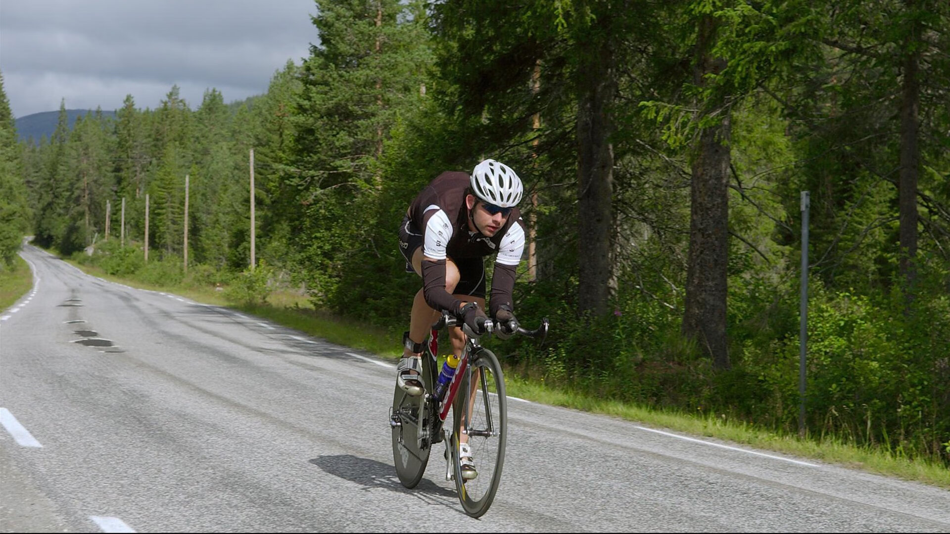 世界排名争夺战焦点战,法国防守铁链,如何绞杀曼联的红色风暴?