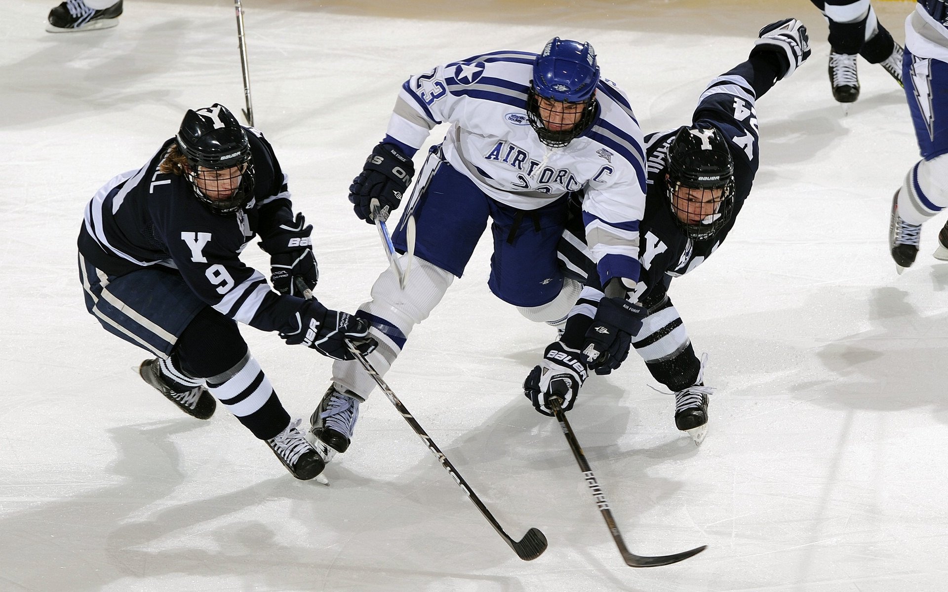 戈贝尔关键战不手软，勇士强势晋级北京队